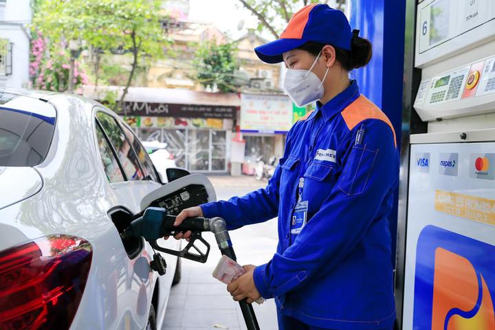 Bộ Công Thương: Không lo thiếu xăng dầu dịp cuối năm - 1