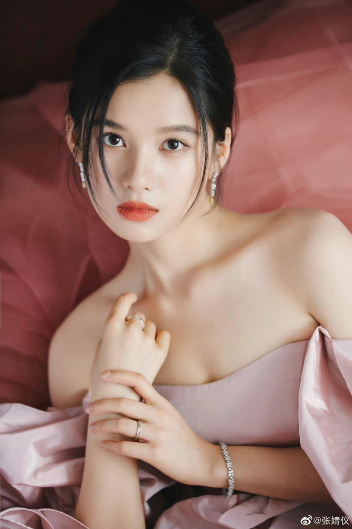 Mặt sao Hoa ngữ biến dạng do cà da, chỉnh sửa quá đà trên phim - 7