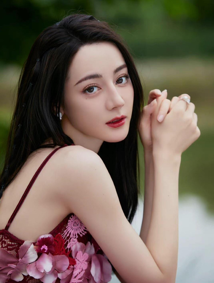 Mặt sao Hoa ngữ biến dạng do cà da, chỉnh sửa quá đà trên phim - 8