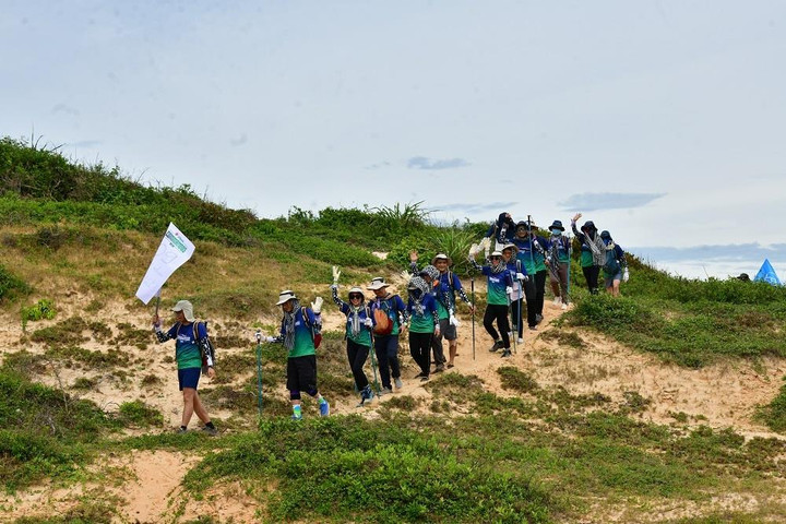 150 nhân viên VPBank băng rừng, vượt sa mạc 'săn Mặt trời' - 1