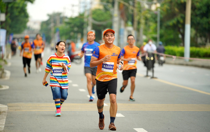 Đam mê chạy bộ của chàng trai đi vòng quanh thế giới Trần Đặng Đăng Khoa - 2