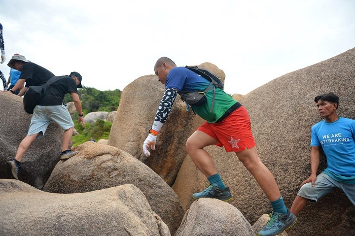 150 nhân viên VPBank băng rừng, vượt sa mạc 'săn Mặt trời' - 7