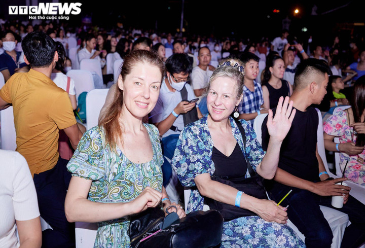 20.000 khán giả xem đại nhạc hội và màn trình diễn pháo hoa ở Đà Nẵng - 6