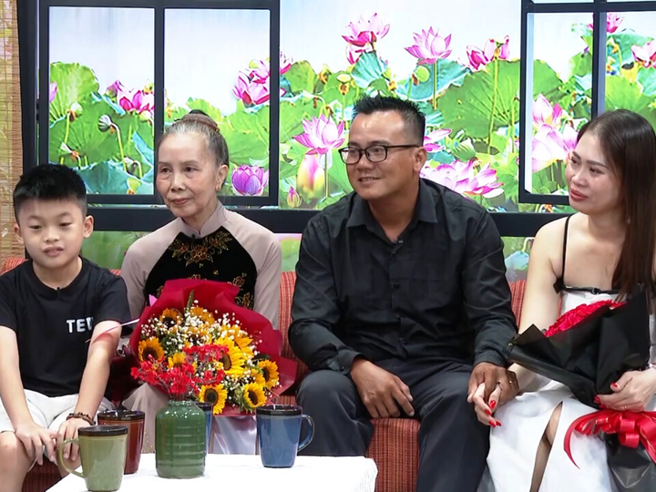 Quyền Linh ra sức giục nàng dâu U40 đăng ký kết hôn, ai nghe xong cũng xúc động - 4