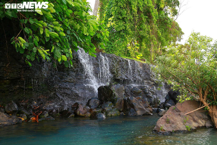 Ảnh: Khám phá vẻ đẹp hoang sơ của dải thác lụa giữa núi rừng Tây Nguyên - 11