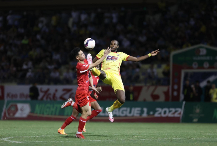 Lãnh đạo CLB Thanh Hoá bức xúc, đề nghị VFF xem lại chất lượng trọng tài - 1