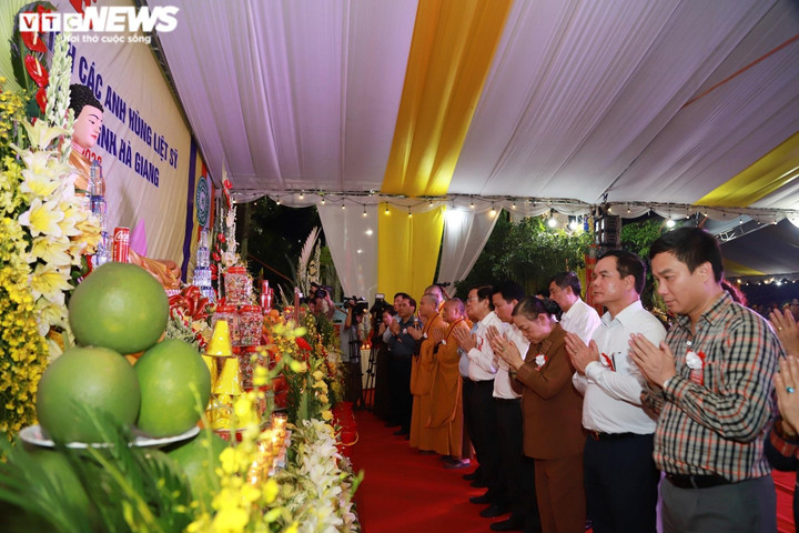 Đại lễ cầu siêu cho anh hùng liệt sỹ ở nghĩa trang Vị Xuyên - 3