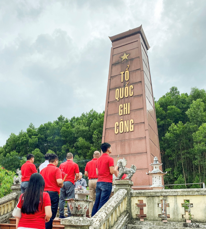 Tháng 7, về miền Trung thắp nén tâm hương cho các anh hùng liệt sĩ - 1