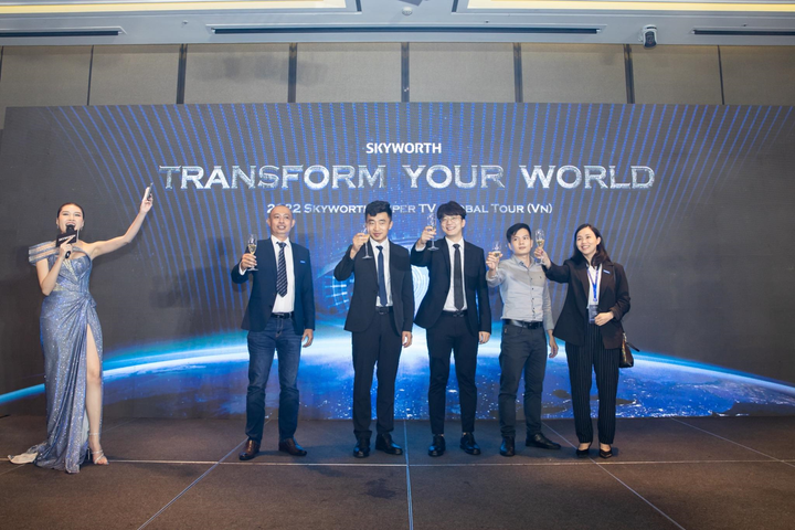 TV OLED W82 của thương hiệu Skyworth: 'Đột phá' từ thiết kế đến tính năng - 1