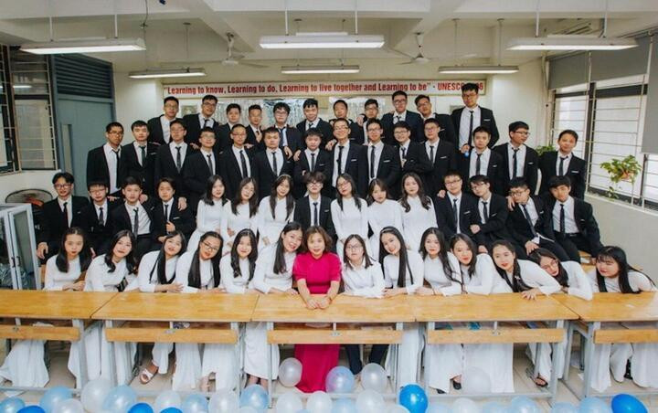 Một lớp học có 53 học sinh đỗ lớp 10 trường chuyên ở Hà Nội - 1