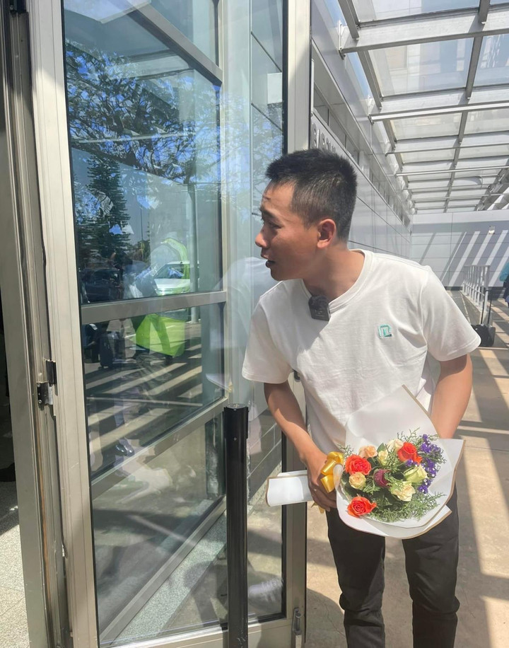 Hoa hậu Thùy Tiên lặn lội sang Angola đào giếng nước sạch giúp đỡ người dân - 2