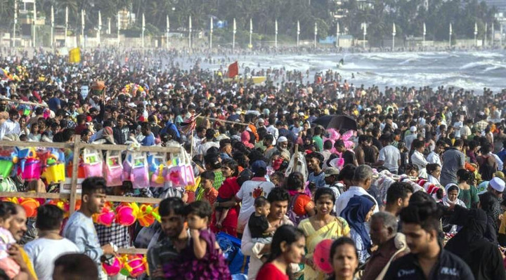 Ấn Độ sắp vượt Trung Quốc thành quốc gia đông dân nhất thế giới - 1