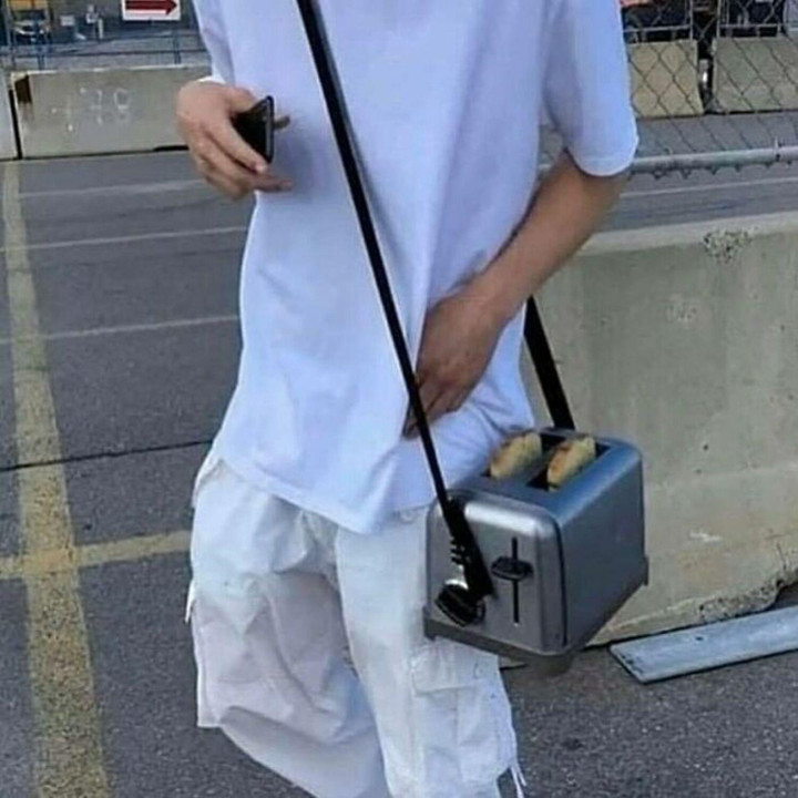 Những pha xử lý 'đi vào lòng đất' khiến dân tình đồng loạt giơ biển 'chê' - 3