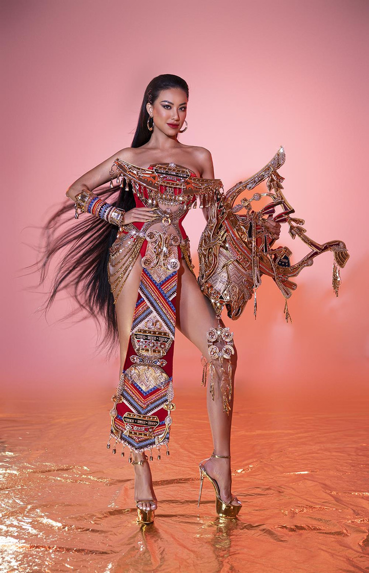 Kim Duyên mang trang phục dân tộc nặng 30 kg tới Miss Supranational 2022 - 2