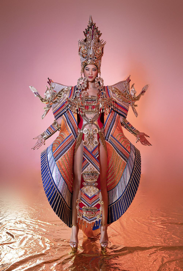 Kim Duyên mang trang phục dân tộc nặng 30 kg tới Miss Supranational 2022 - 4