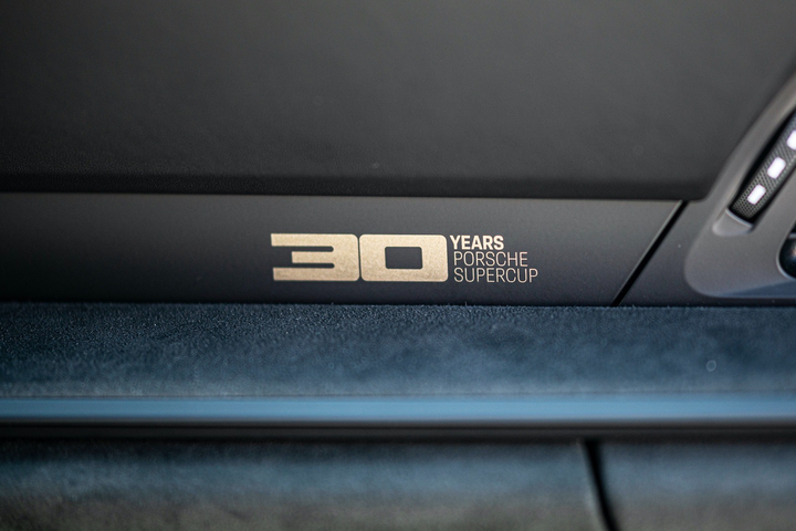 Chi tiết chiếc Porsche 911 GT3 độc nhất thế giới - 11