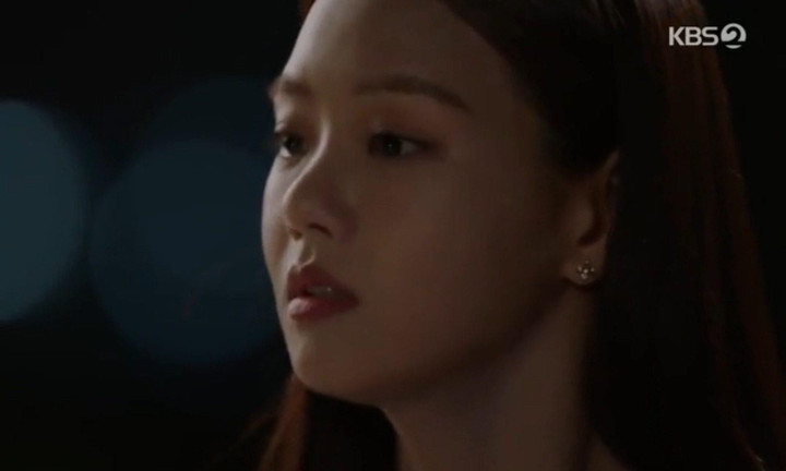 Tâm tình: Nghe lén phòng chị, em sững sờ khi biết lý do mẹ luôn thiên vị chị - 2