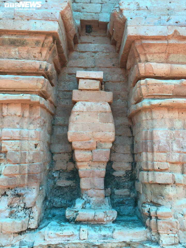 Bên trong tháp cổ chôn sâu dưới lòng đất được công nhận kỷ lục thế giới ở Huế - 3