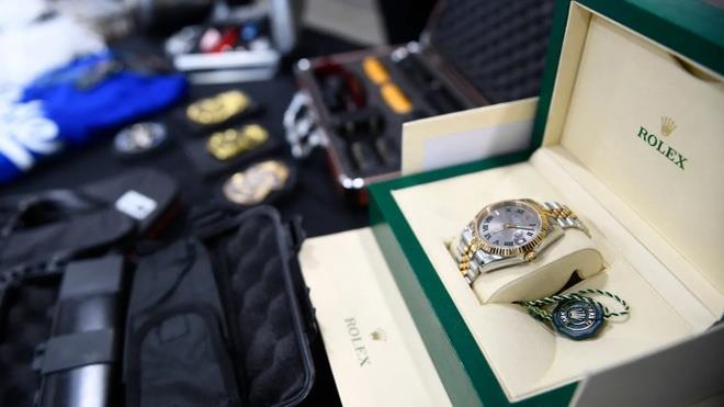 Có tiền cũng không mua được đồng hồ Rolex - 1
