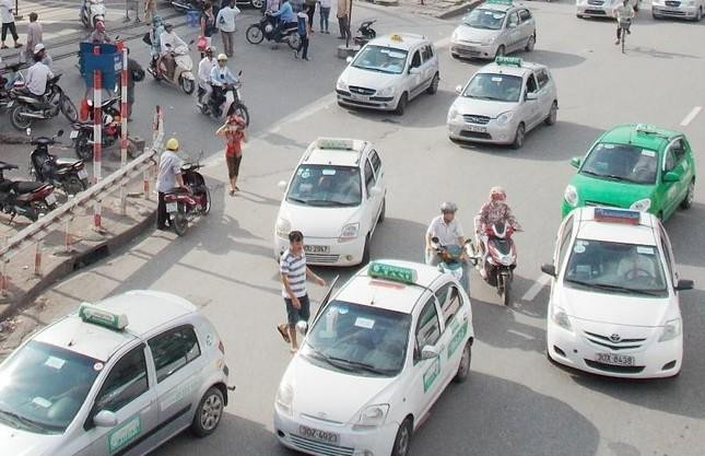 Hà Nội yêu cầu xử lý nghiêm xe chở khách 'ghép, tiện chuyến' chạy chui - 1