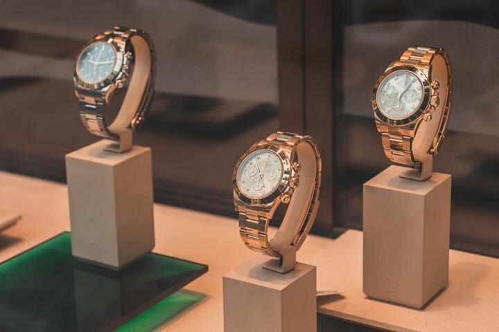 Có tiền cũng không mua được đồng hồ Rolex - 2