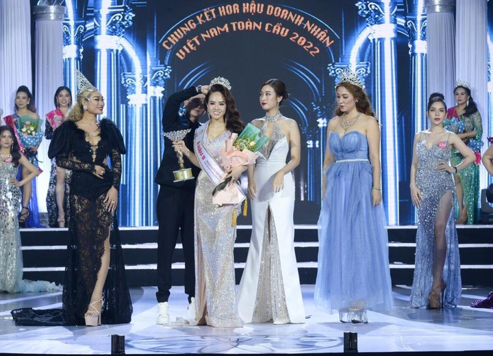 'Bội thực' thi hoa hậu: Thí sinh xuống cấp, vương miện mất giá - 3