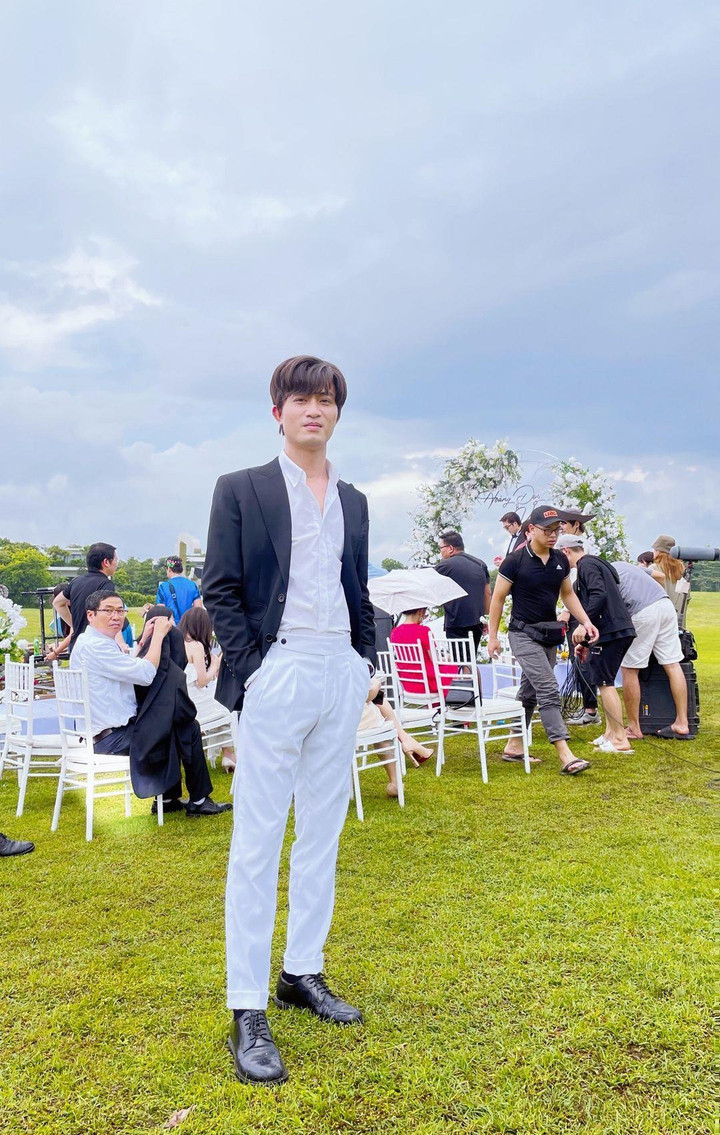 Sao Việt 14/7: Tự Long mếu máo kêu đau sau khi tiêm mũi 4 vaccine COVID-19 - 7