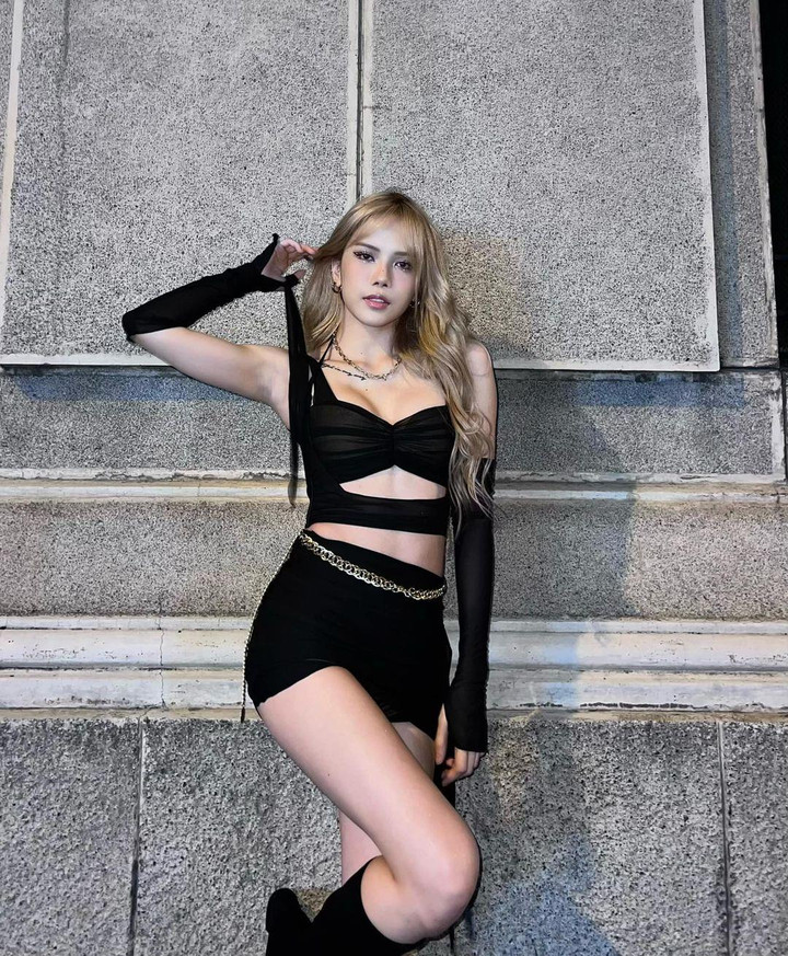 Sao Việt 14/7: Tự Long mếu máo kêu đau sau khi tiêm mũi 4 vaccine COVID-19 - 4