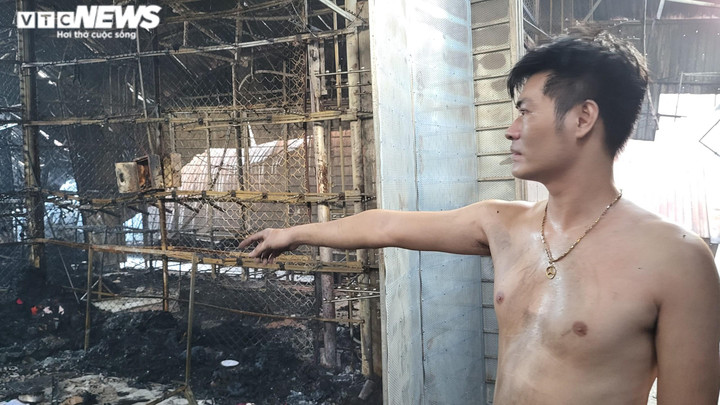 Hiện trường tan hoang sau vụ cháy thiêu rụi hơn 100 gian hàng ở Bắc Ninh - 6