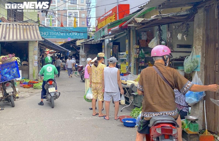 Giá tăng chóng mặt: Vừa ra đến chợ đã hết sạch tiền - 1