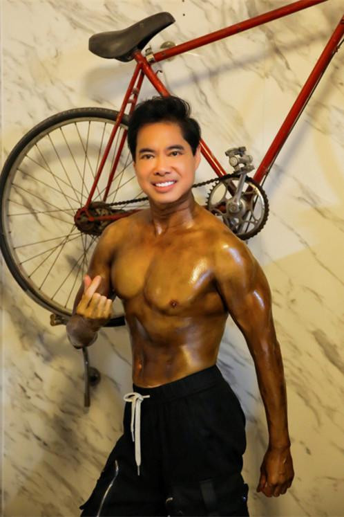 Danh ca Ngọc Sơn tặng biệt thự 400 tỷ đồng cho từ đường dòng họ