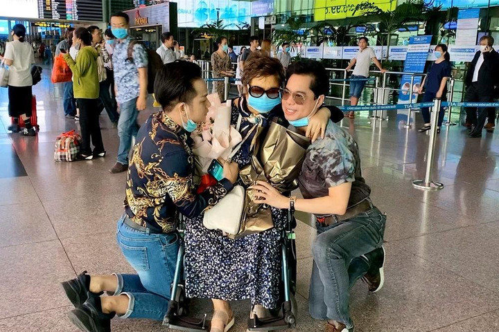 Danh ca Ngọc Sơn tặng biệt thự 400 tỷ đồng cho từ đường dòng họ