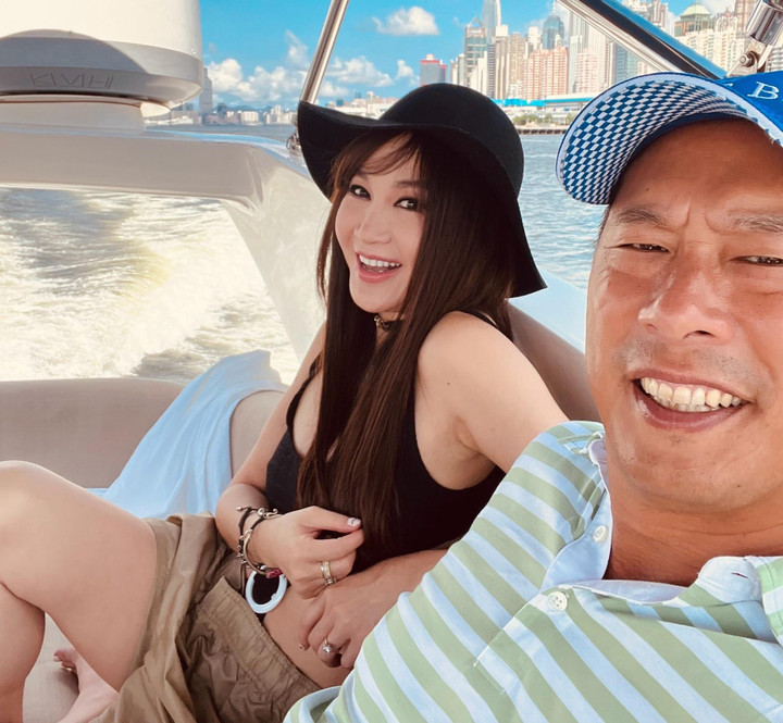 Ở tuổi 56, Ôn Bích Hà vẫn nuột nà, nóng bỏng khi diện bikini - 5