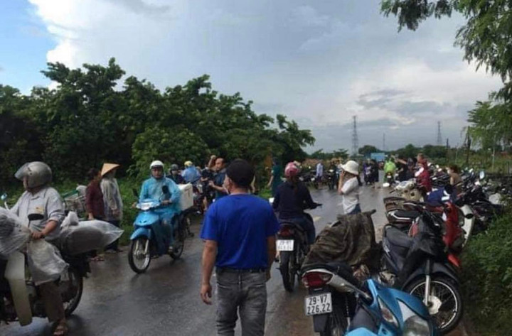 Đang cấy lúa, hai phụ nữ bị sét đánh chết thương tâm - 1