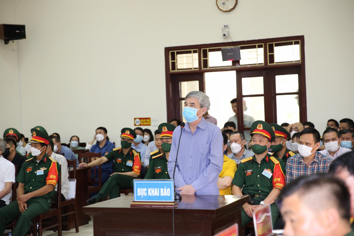 Cựu Thượng tá biên phòng bị bắt mới biết đã tiếp tay buôn lậu xăng - 1