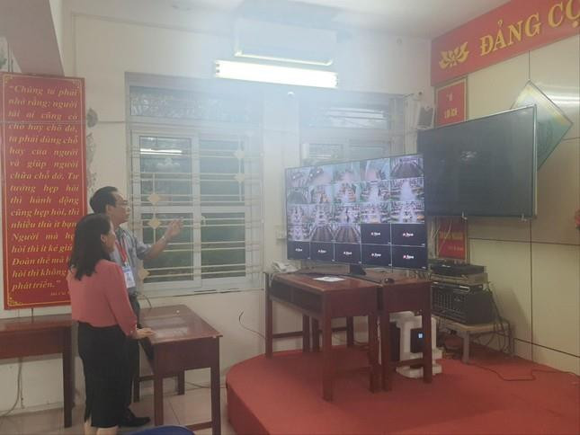 Chấm thi tốt nghiệp THPT 2022: Xuất hiện bài Văn đạt 9,5 điểm - 1