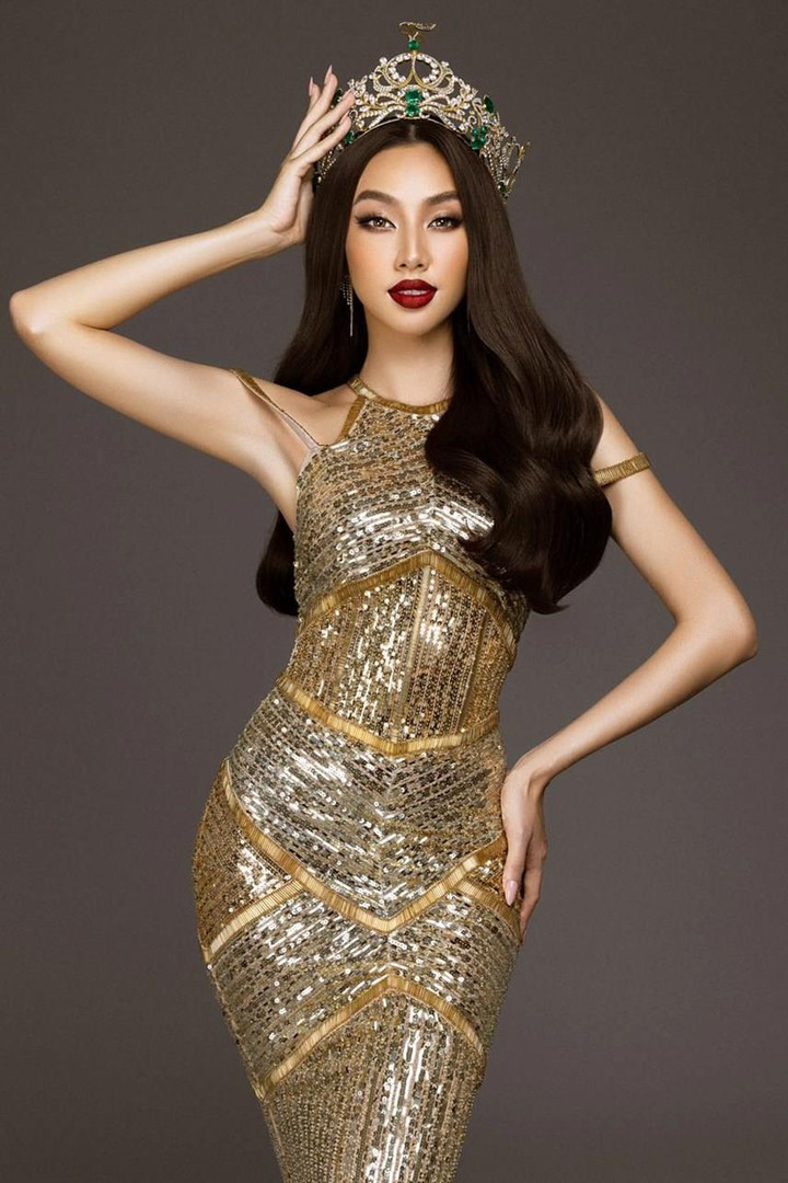 Video Hoa hậu Thùy Tiên dạy em bé Angola hát tiếng Việt gây sốt mạng - 1