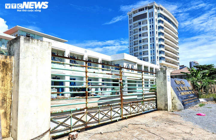 Cận cảnh bệnh viện bỏ hoang giữa khu 'đất vàng' ven biển Đà Nẵng - 2