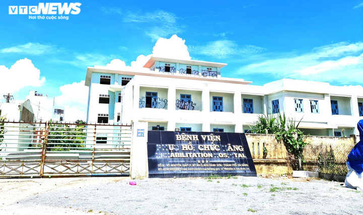 Cận cảnh bệnh viện bỏ hoang giữa khu 'đất vàng' ven biển Đà Nẵng - 8