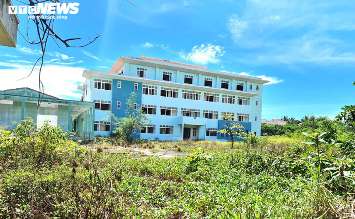 Cận cảnh bệnh viện bỏ hoang giữa khu 'đất vàng' ven biển Đà Nẵng - 1