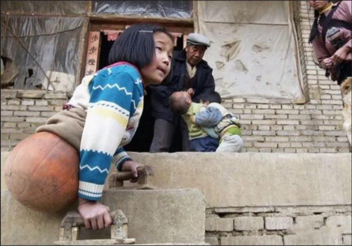 ‘Cô bé bóng rổ’ bị mất nửa người từng gây sốt ngày ấy giờ đây còn đáng nể hơn - 1