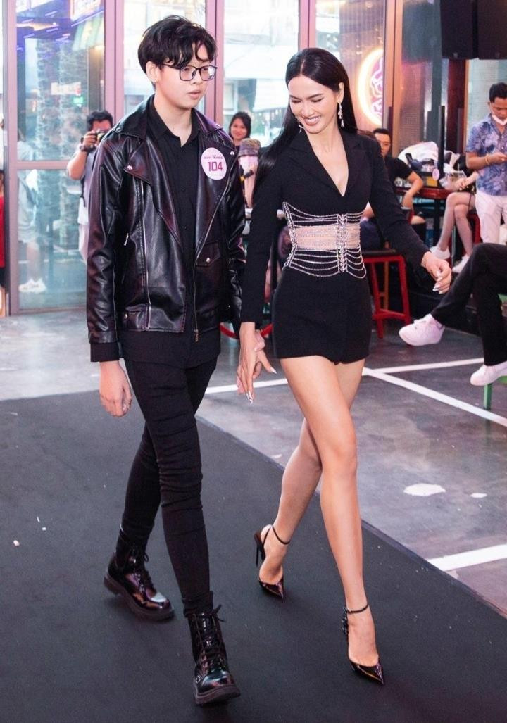 Siêu mẫu Anh Thư: 'Tôi không phải là người sống chết với nghề' - 1