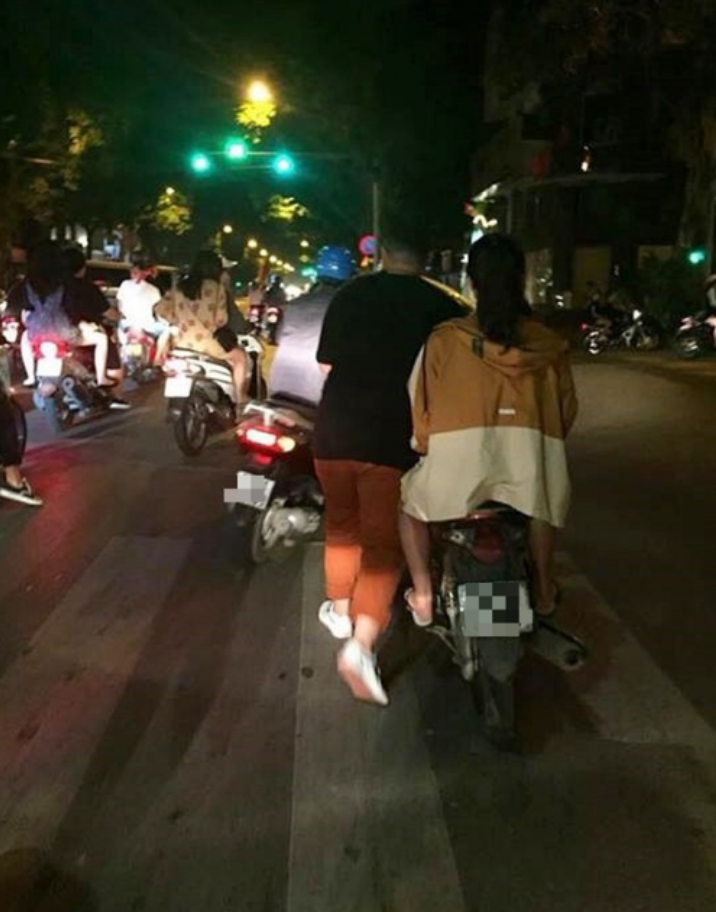 Bi hài những pha dừng đèn đỏ lạ lùng khiến người đi đường không thể không nhìn - 10