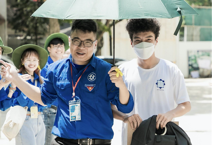 Hơn 3.000 thí sinh vác bảng vẽ dự thi năng khiếu Đại học Kiến trúc Hà Nội - 1