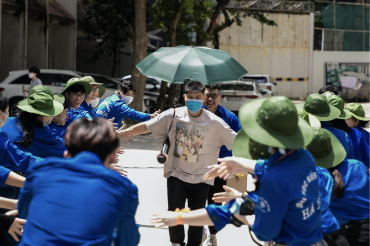 Hơn 3.000 thí sinh vác bảng vẽ dự thi năng khiếu Đại học Kiến trúc Hà Nội - 6