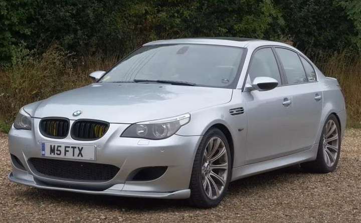 Bộ sưu tập xe đồ sộ của người giàu nhất thế giới Elon Musk - 6