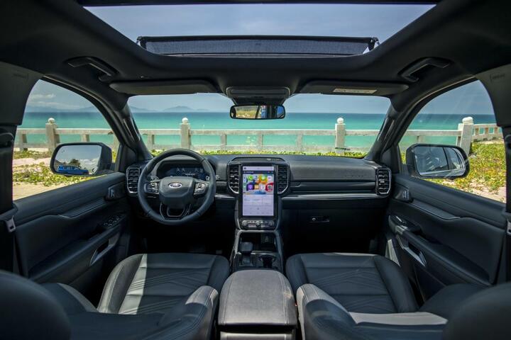Ford Everest thế hệ mới: Tài sắc vẹn toàn - 9