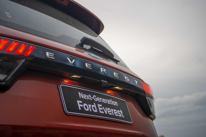 Ford Everest thế hệ mới: Tài sắc vẹn toàn - 7