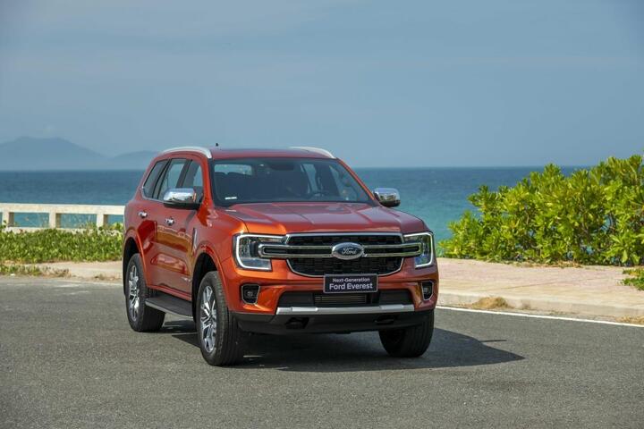 Ford Everest thế hệ mới: Tài sắc vẹn toàn - 2