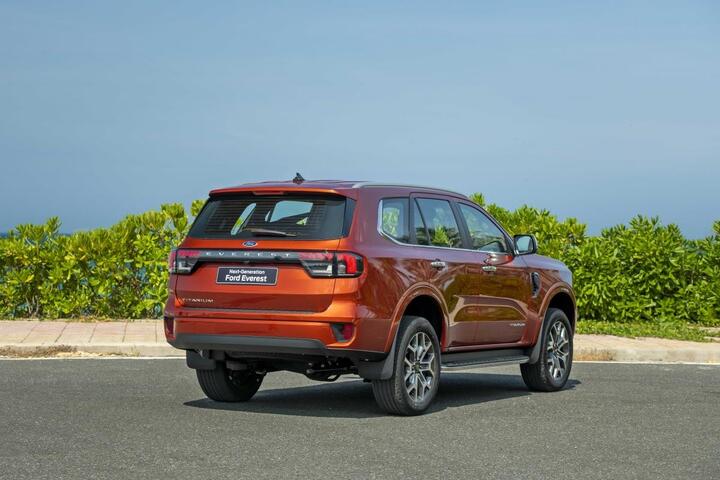 Ford Everest thế hệ mới: Tài sắc vẹn toàn - 4